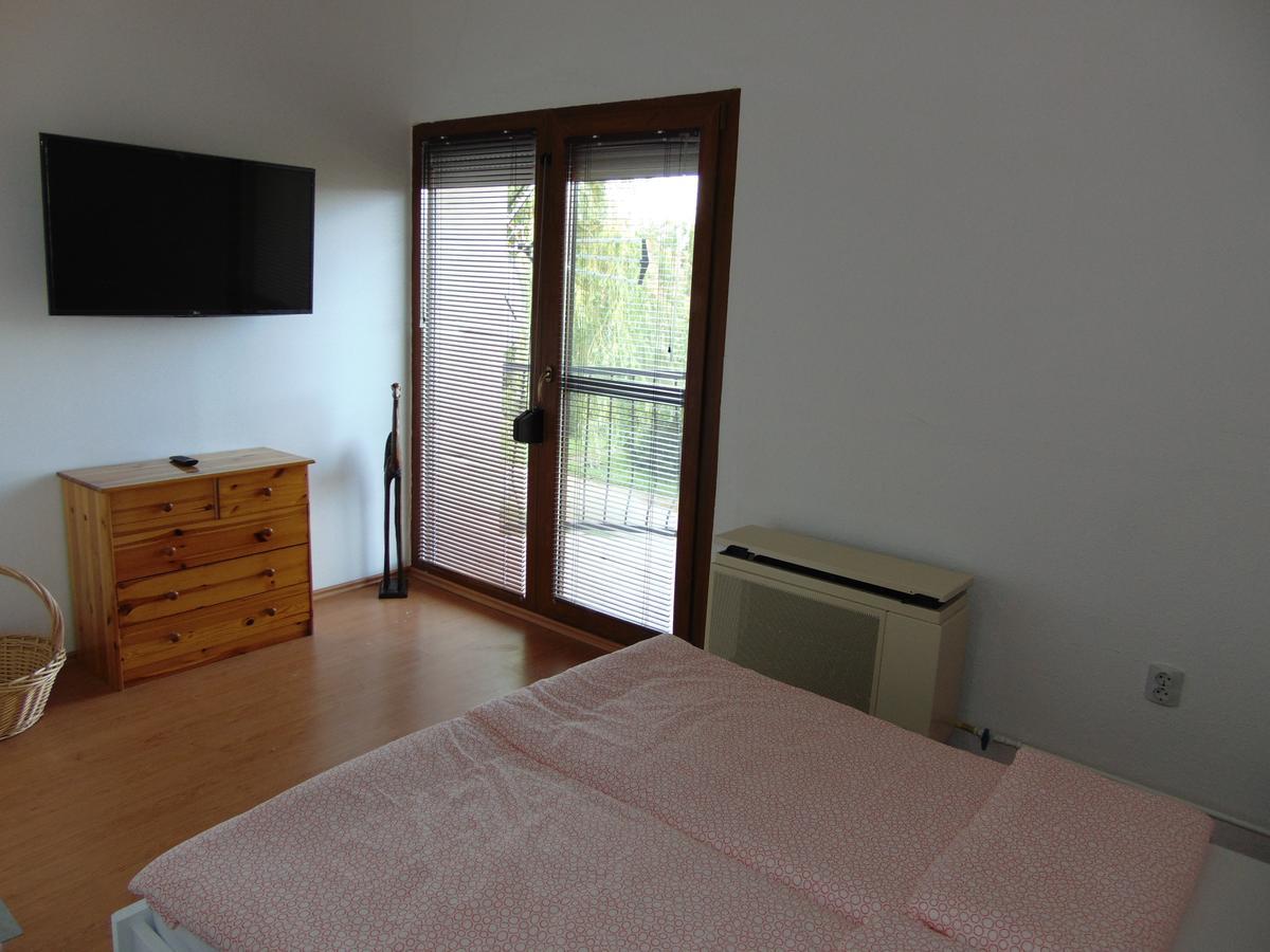 Csevi Apartmanhaz Mezokovesd Exterior photo